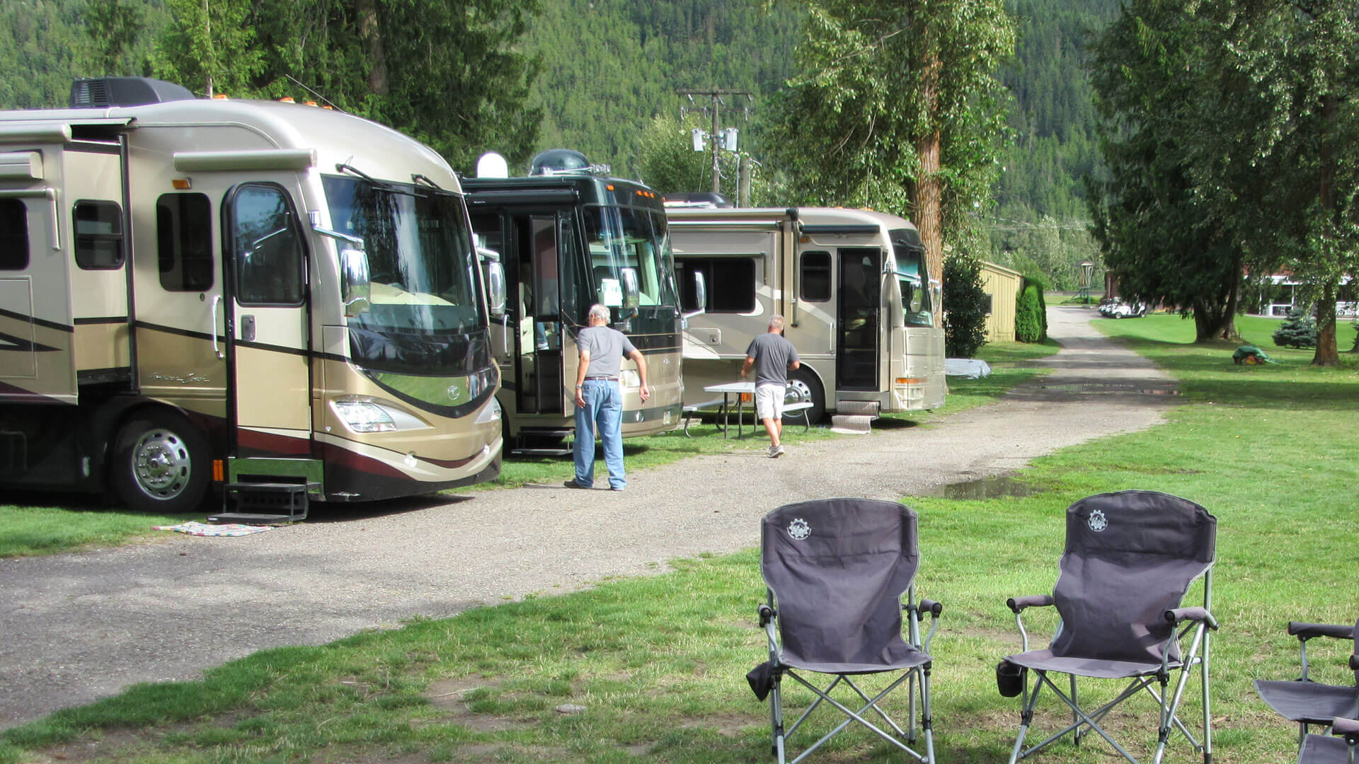 Multiple RVs parked at the Eagle River Golf & Country Club RV Park.